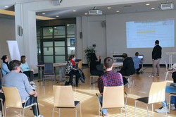 Bild von Teilnehmern einer H2-tagung-worldcafe-Sitzung